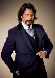 Laurence Llewelyn-Bowen